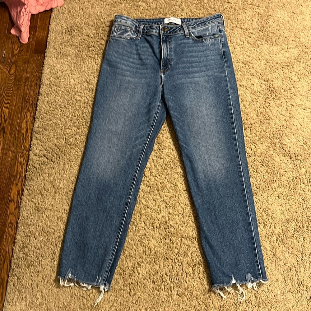 Just black denim jeans. Raw hem. Size 32. Brand new without tag.